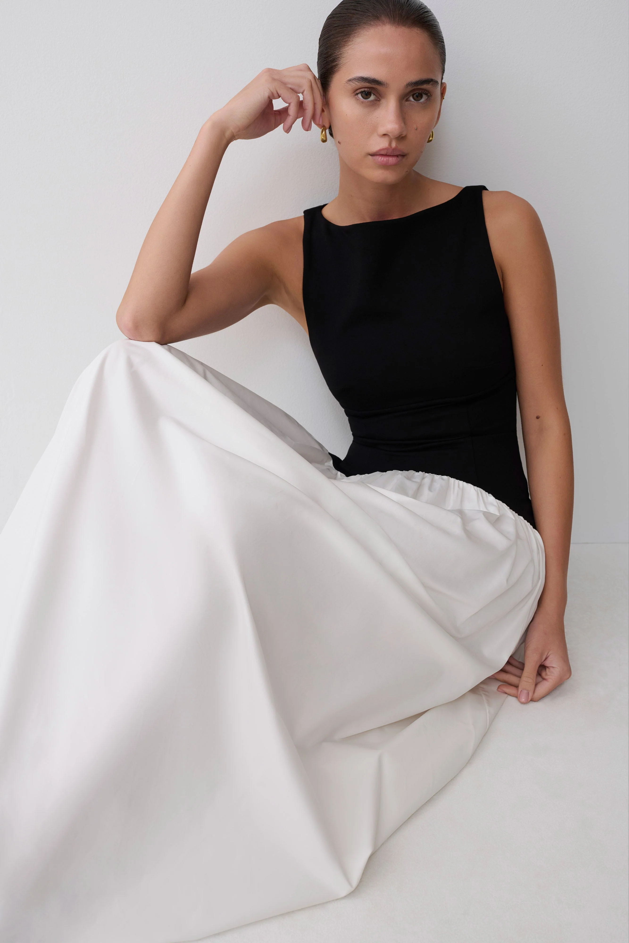 Acacia Contrast Sleeveless Maxi Dress - Black/White - Image 6