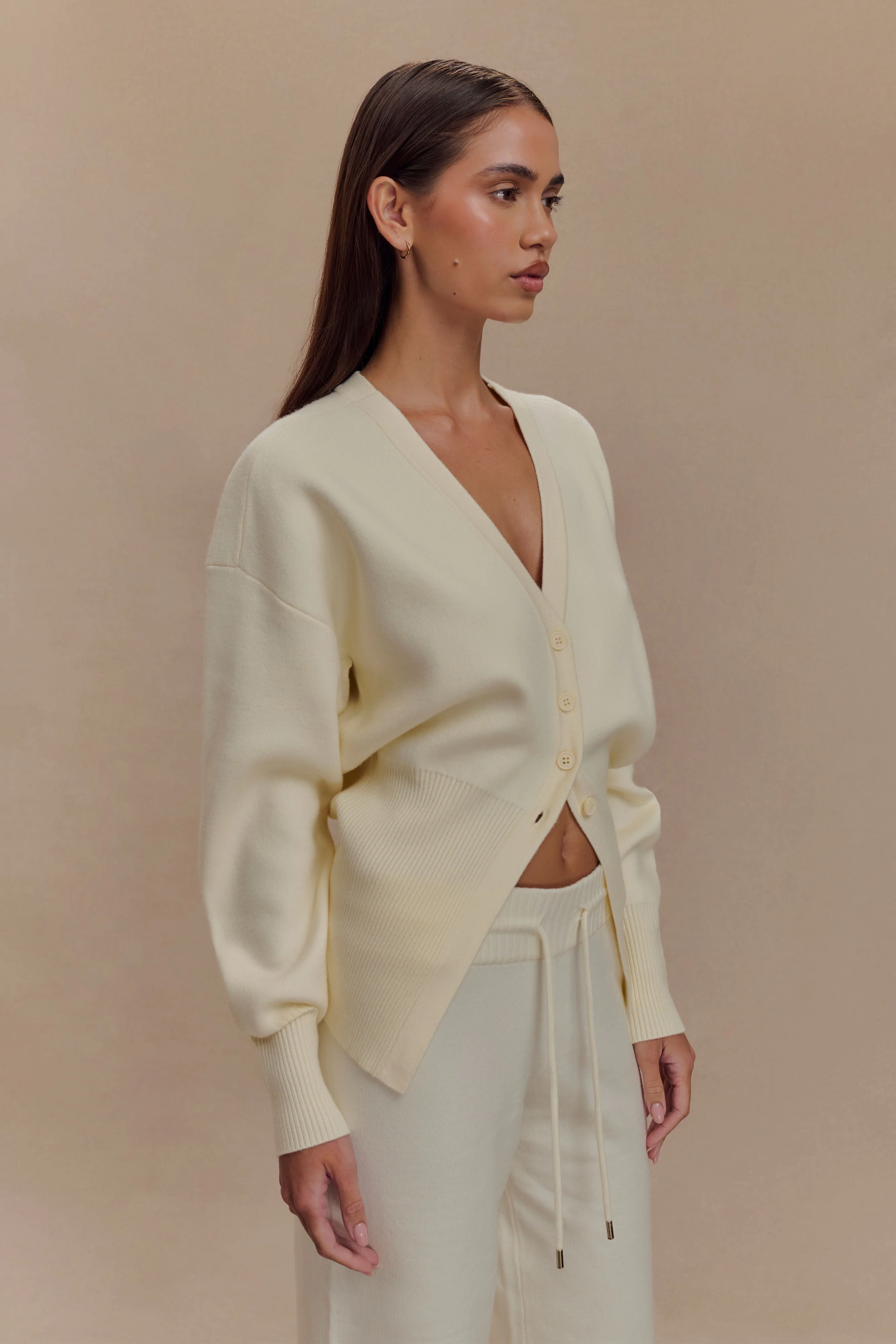 Alexia Buttoned Oversized Cardigan - Ivory - Image 4