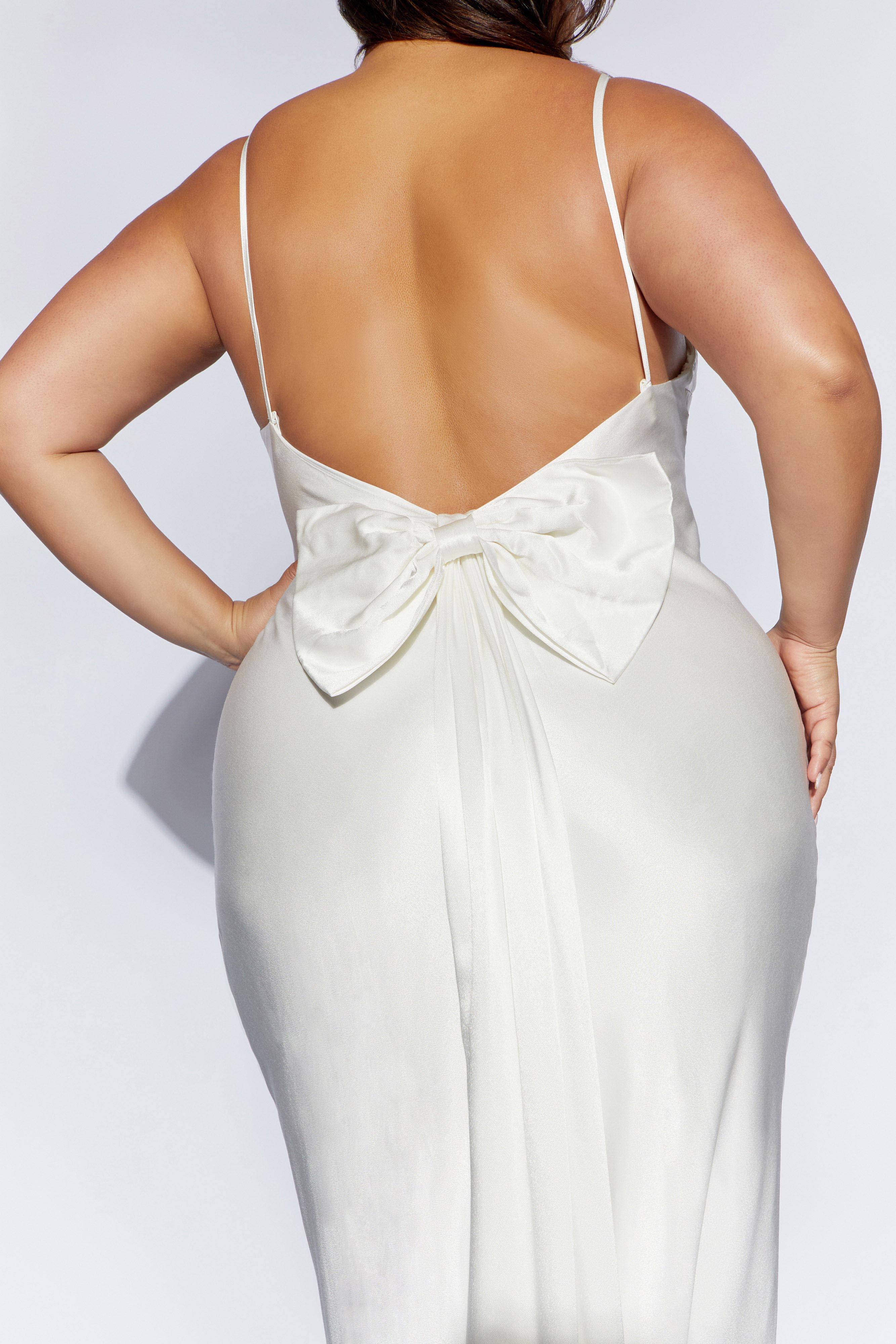 Kailey Low Back Maxi Dress With Bow Train - White - Image 10