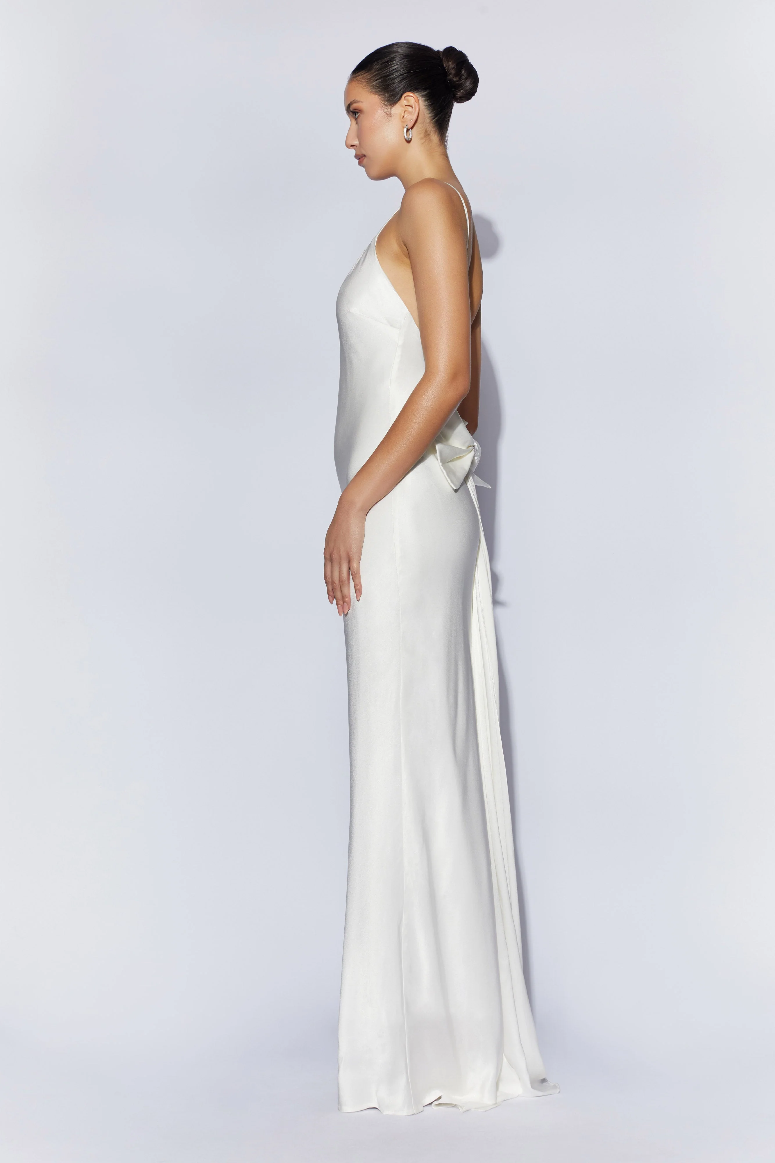 Kailey Low Back Maxi Dress With Bow Train - White - Image 5