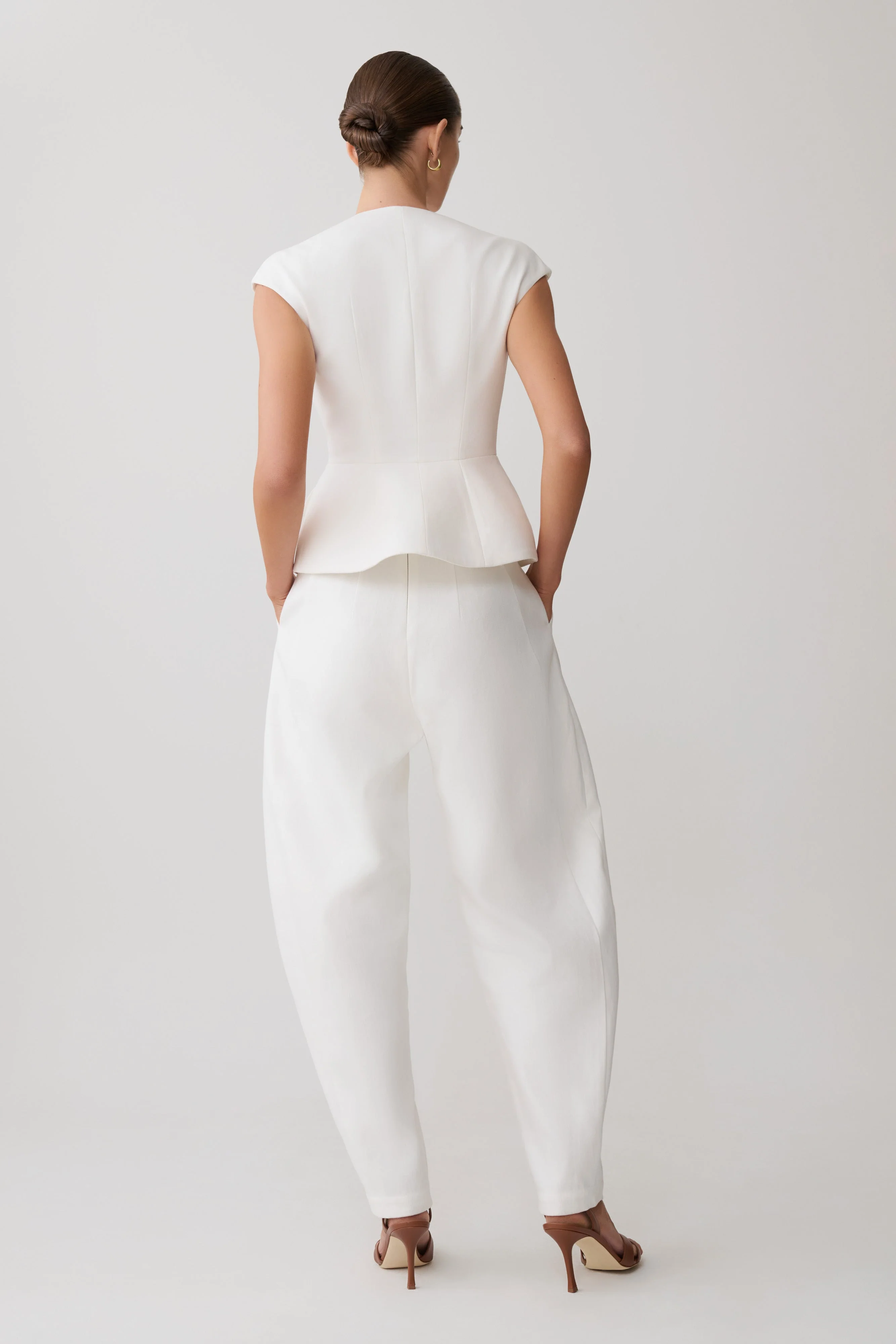Oriana Linen Oversize Pants - White - Image 3